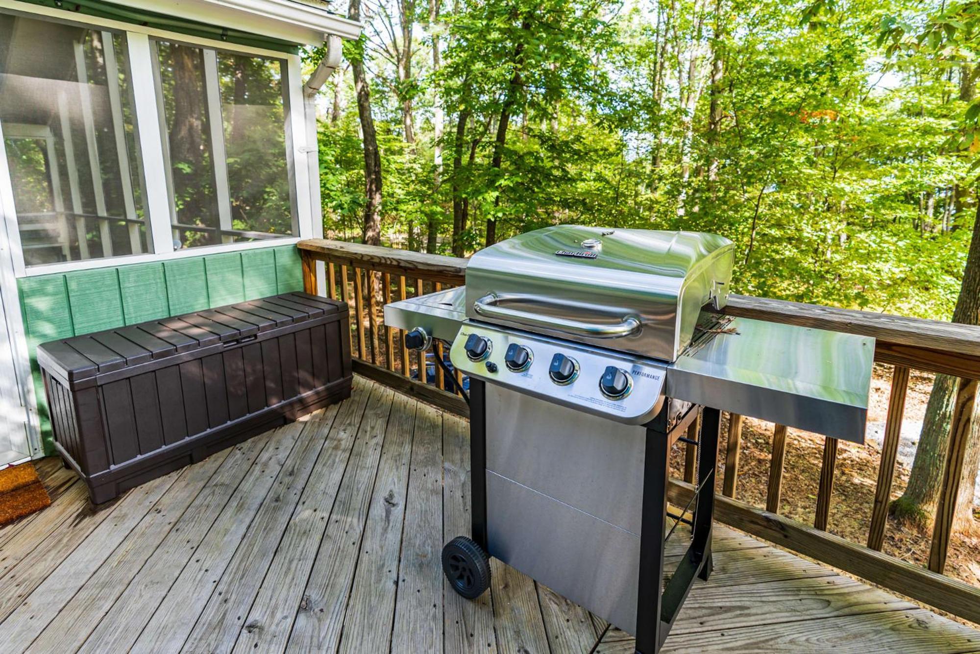 Modern W Fire Pit Deck, Grill & Hot Tub Βίλα Berkeley Springs Εξωτερικό φωτογραφία
