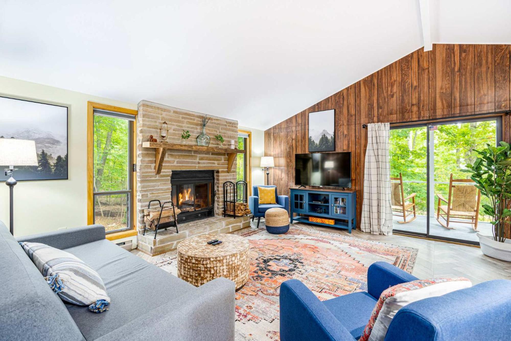 Modern W Fire Pit Deck, Grill & Hot Tub Βίλα Berkeley Springs Εξωτερικό φωτογραφία