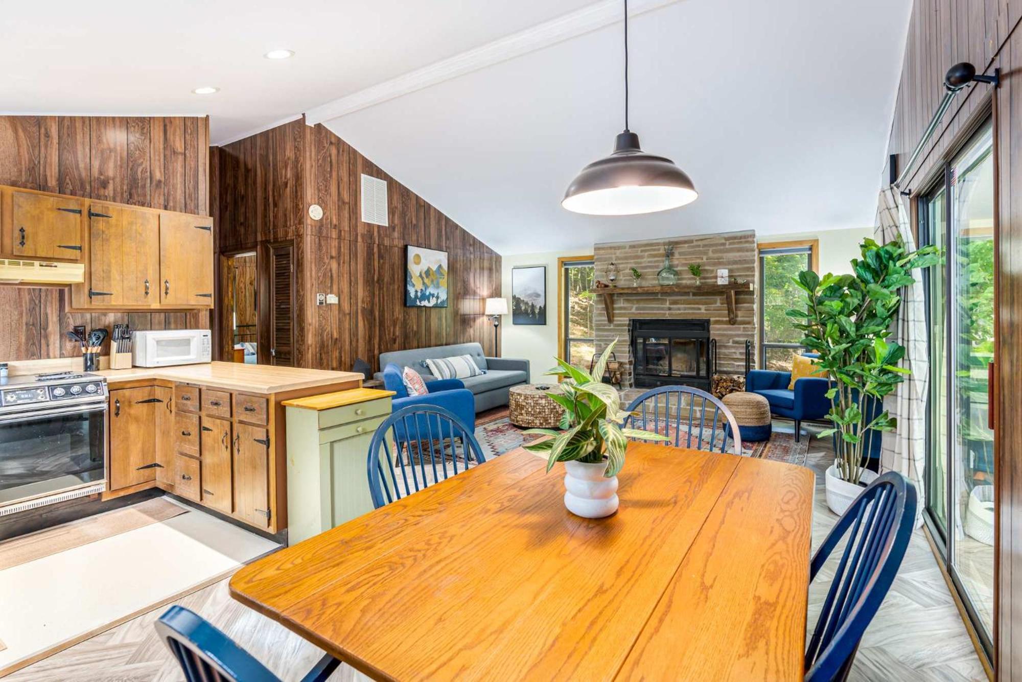 Modern W Fire Pit Deck, Grill & Hot Tub Βίλα Berkeley Springs Εξωτερικό φωτογραφία