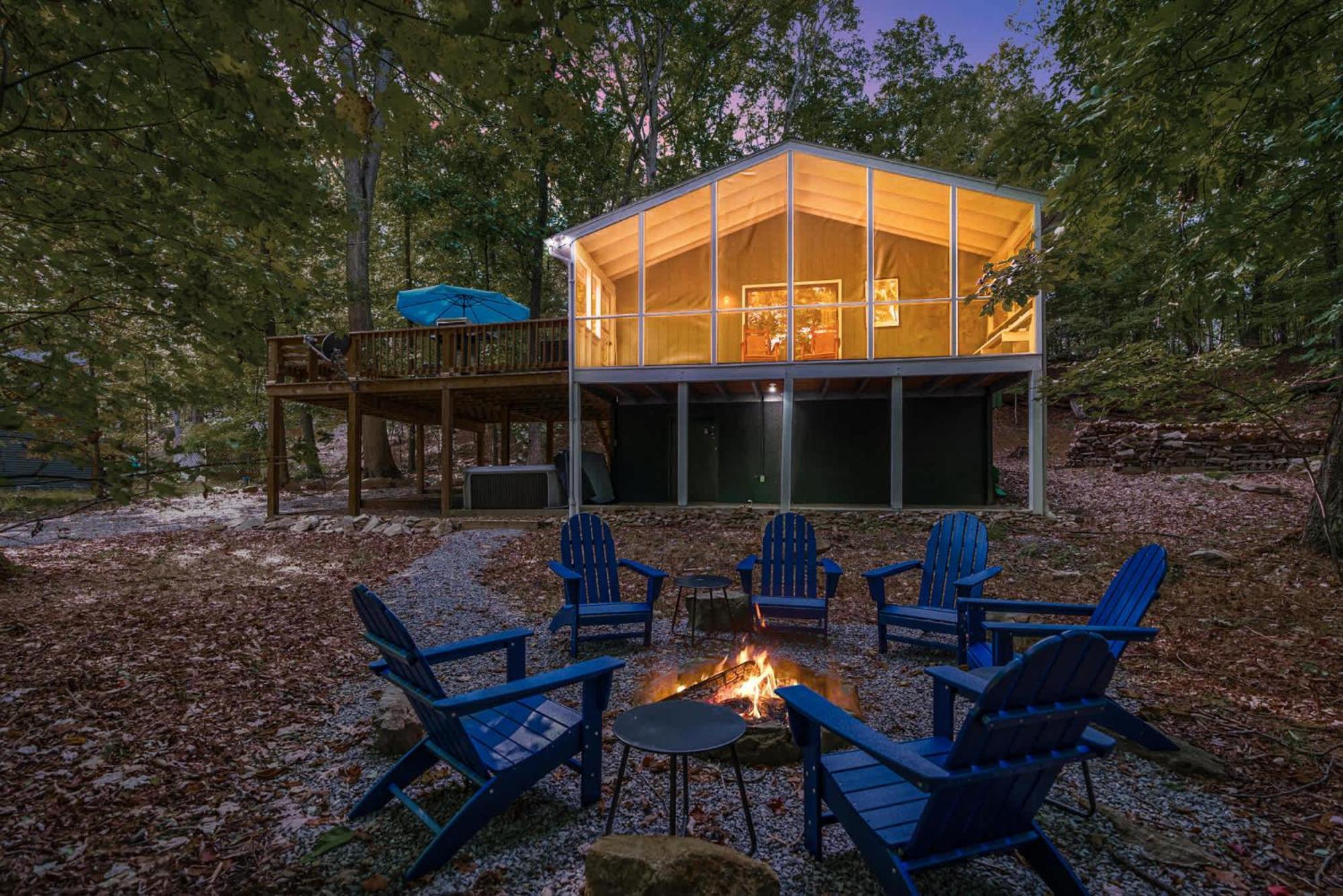 Modern W Fire Pit Deck, Grill & Hot Tub Βίλα Berkeley Springs Εξωτερικό φωτογραφία